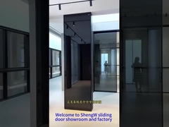 Pintu geser abu-abu dengan 6 daun jendela