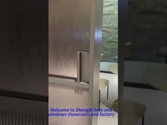 Pintu geser daun tiga pintu