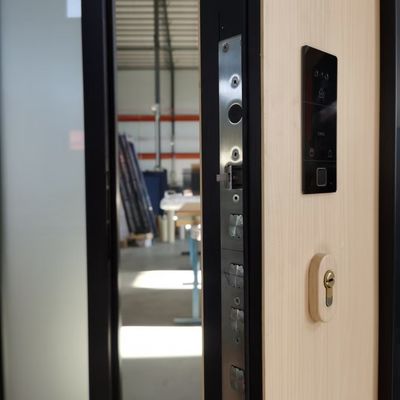 Pintu Taman Aluminium Kayu Hitam Handle Noiseless Aluminium Pivot Pintu Masuk